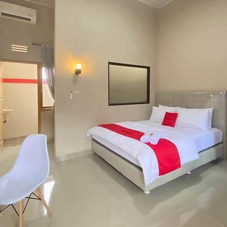 מלון בנדר למפונג Reddoorz Syariah Near Hajimena Lampung מראה חיצוני תמונה