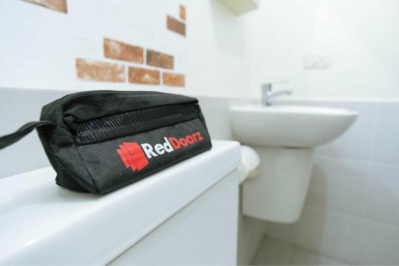 מלון בנדר למפונג Reddoorz Syariah Near Hajimena Lampung מראה חיצוני תמונה